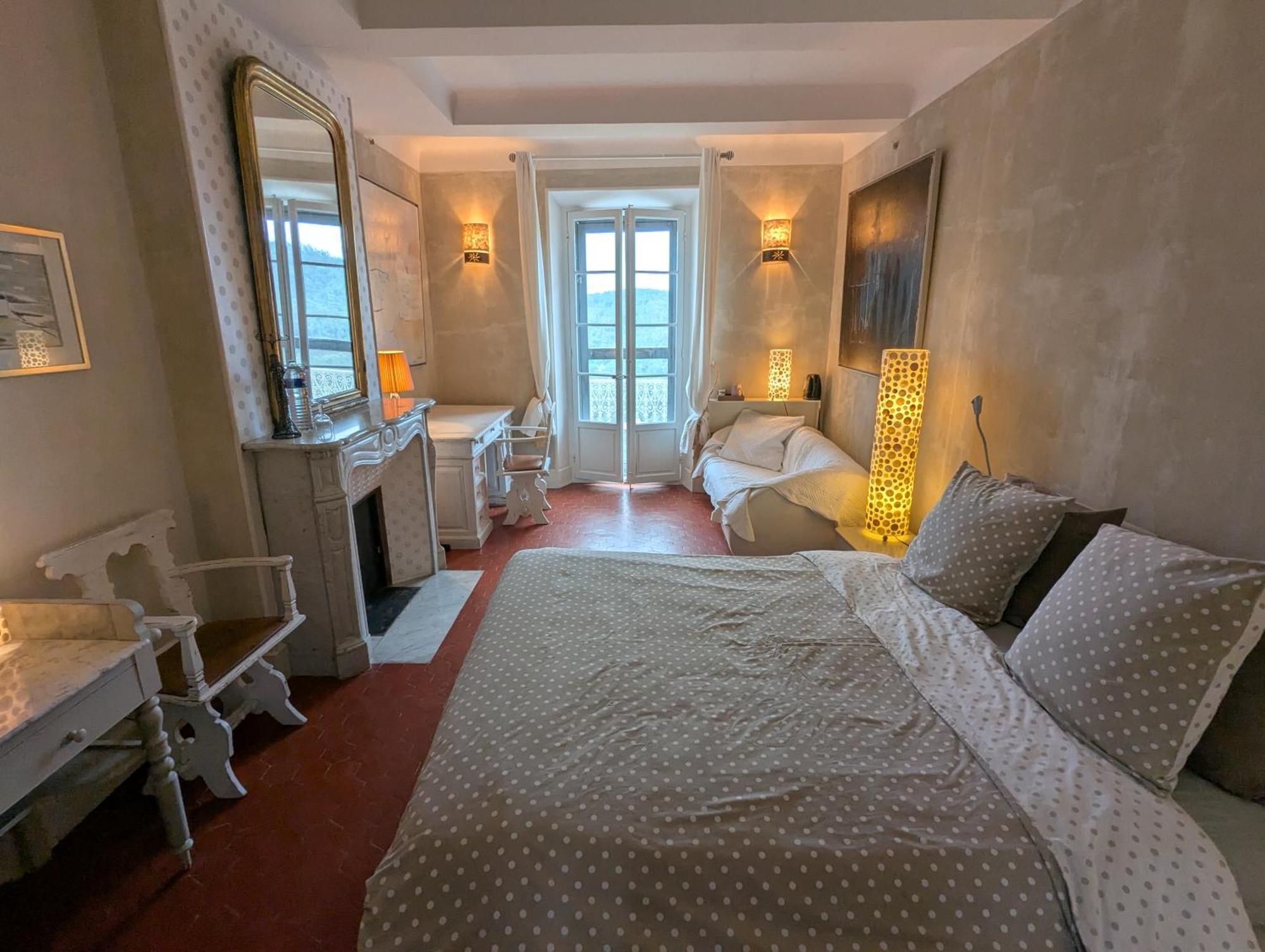 Bed and Breakfast Les Chapeliers Claviers Exterior foto