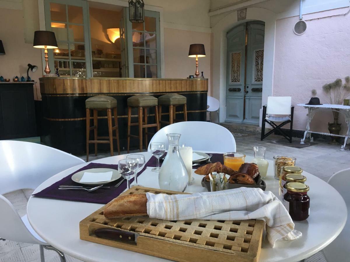 Bed and Breakfast Les Chapeliers Claviers Exterior foto